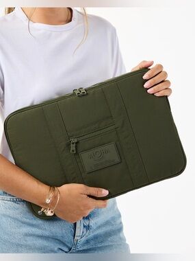 ALOHA COLLECTION•KEEP IT LIGHT LAPTOP CASE•MONOCHROME•OLIVE•OS
